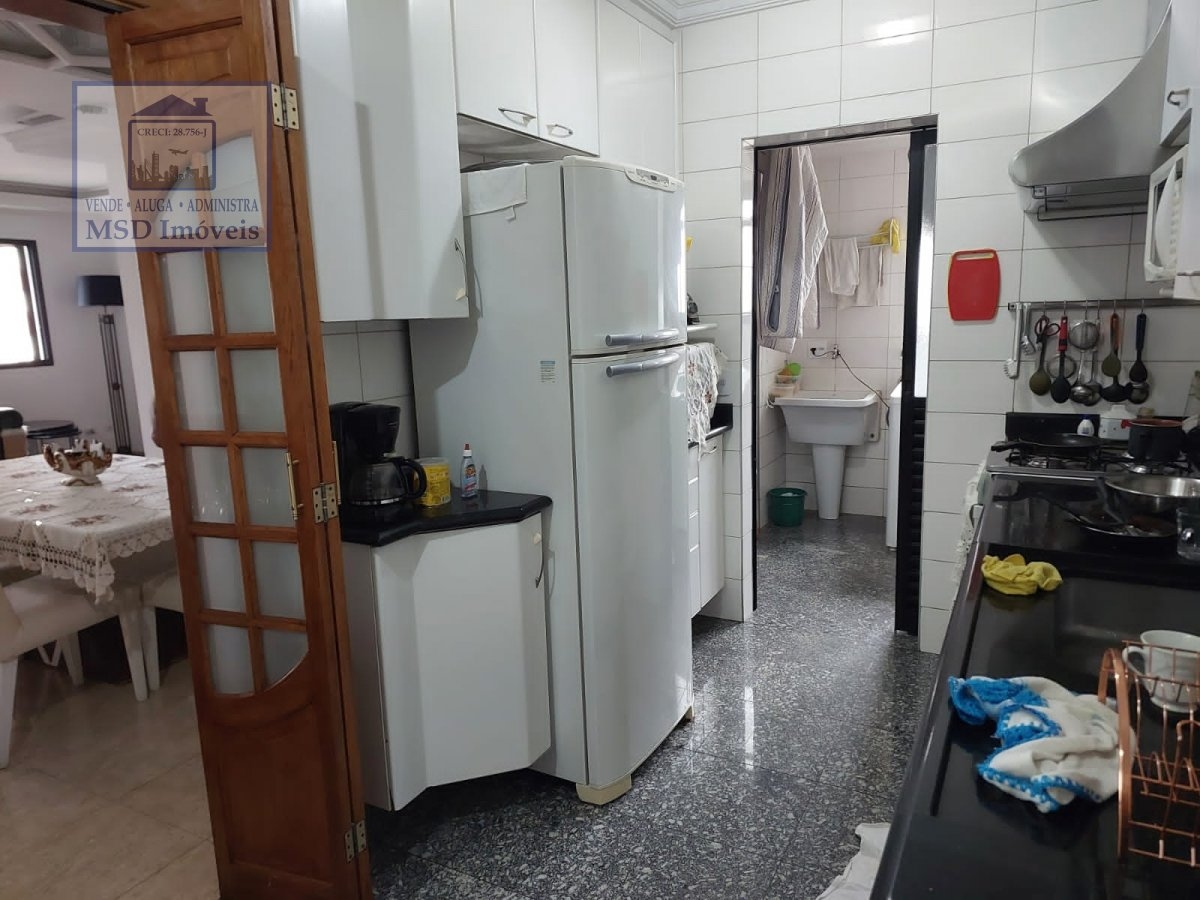 Apartamento à venda com 3 quartos, 141m² - Foto 6