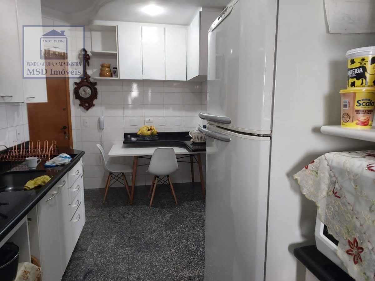 Apartamento à venda com 3 quartos, 141m² - Foto 7