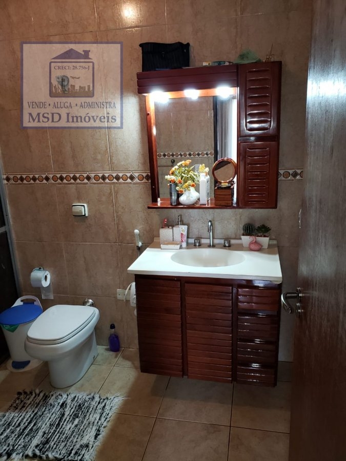 Casa à venda com 4 quartos, 240m² - Foto 4