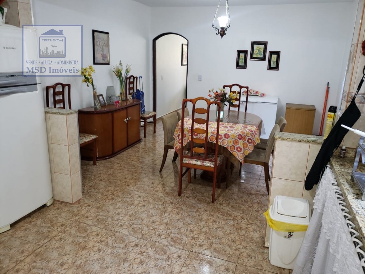 Casa à venda com 4 quartos, 240m² - Foto 5