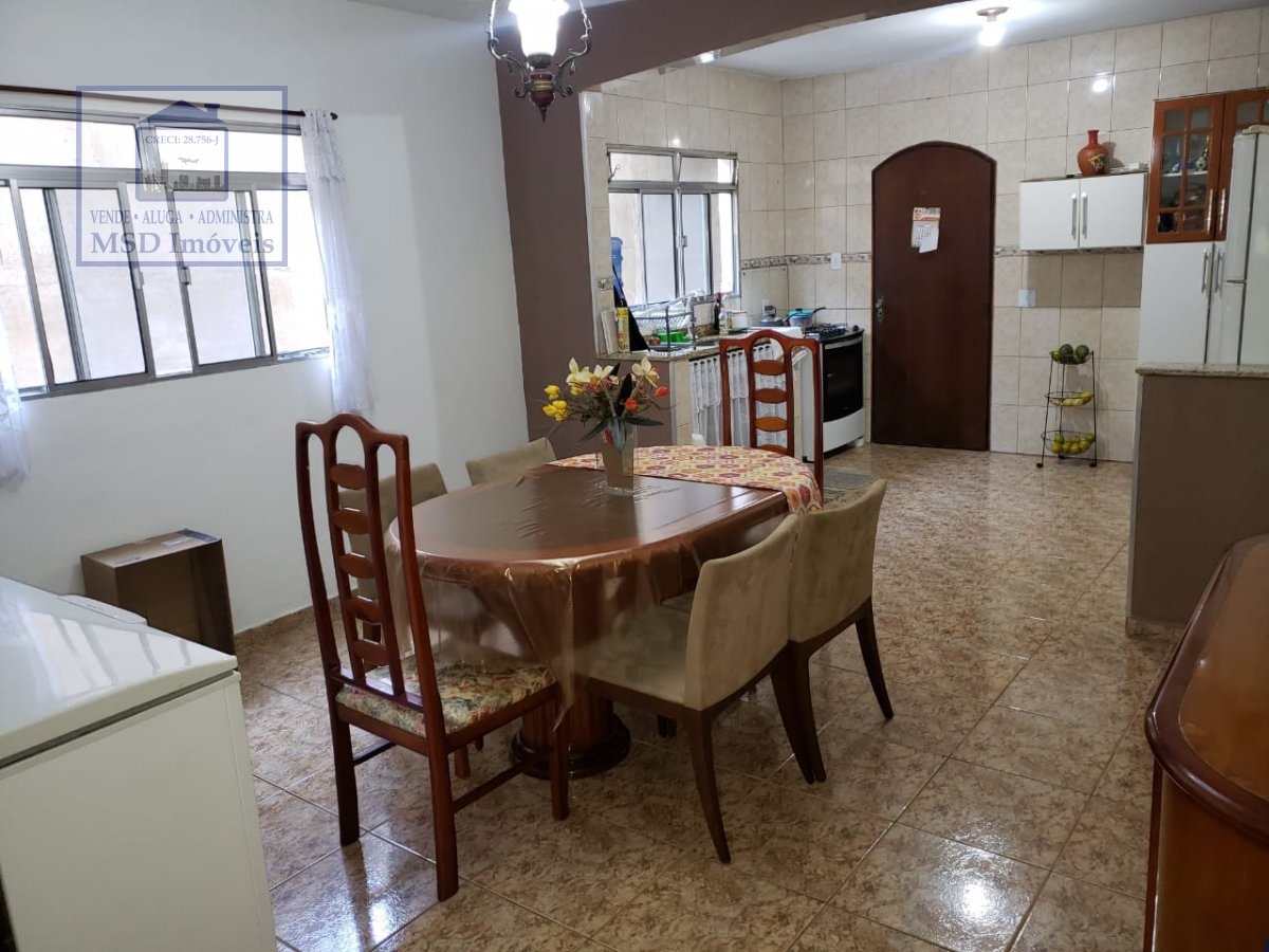 Casa à venda com 4 quartos, 240m² - Foto 3