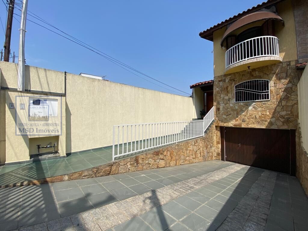 Sobrado à venda com 3 quartos, 198m² - Foto 1