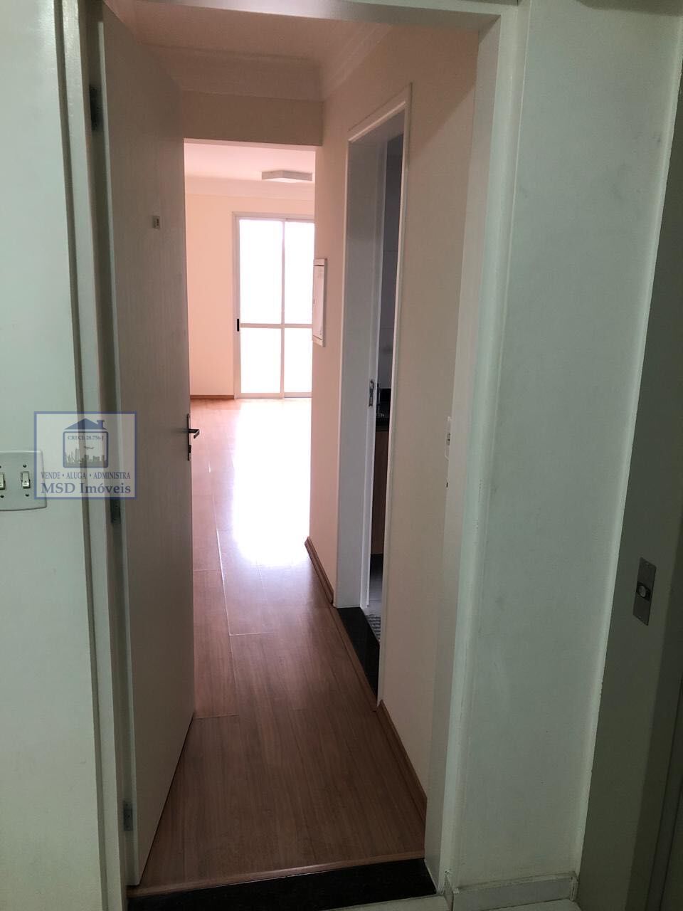 Apartamento à venda com 2 quartos, 56m² - Foto 2