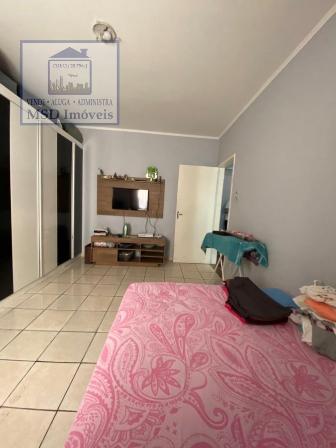 Casa à venda com 4 quartos, 200m² - Foto 15