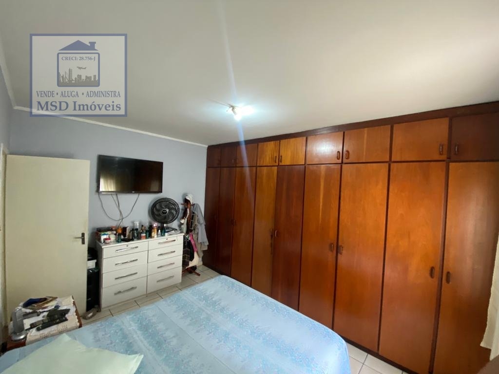 Casa à venda com 4 quartos, 200m² - Foto 12