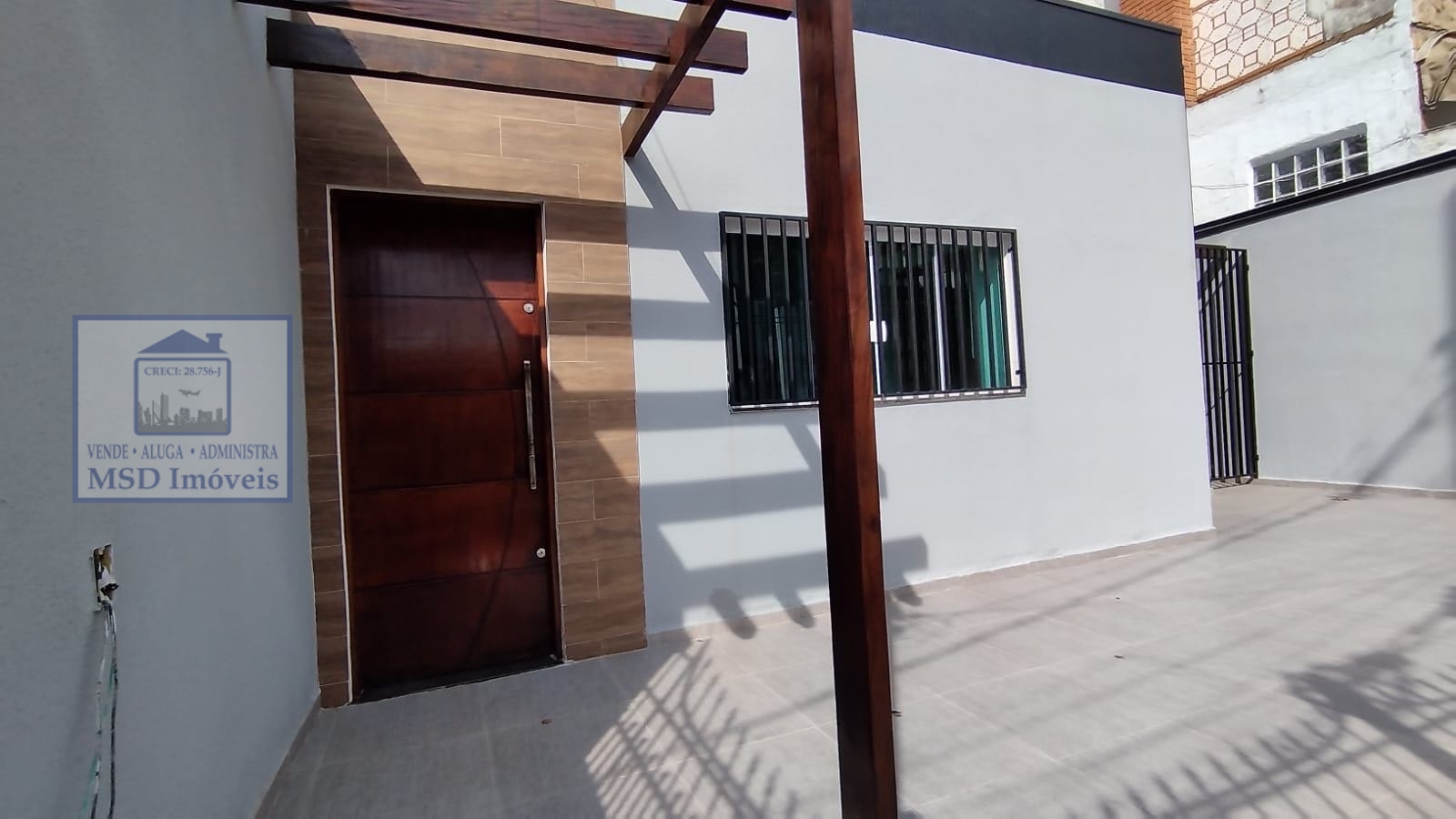 Casa à venda com 3 quartos, 125m² - Foto 1