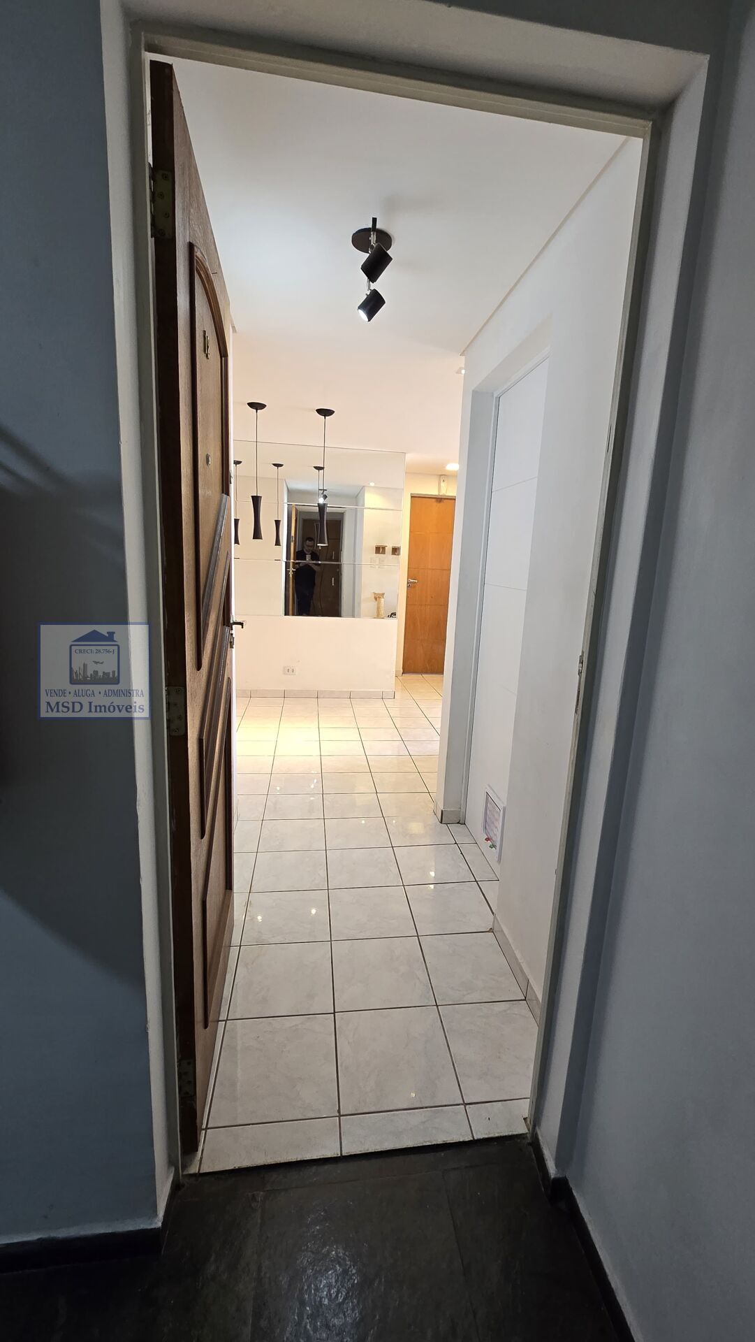 Apartamento à venda com 2 quartos, 60m² - Foto 2