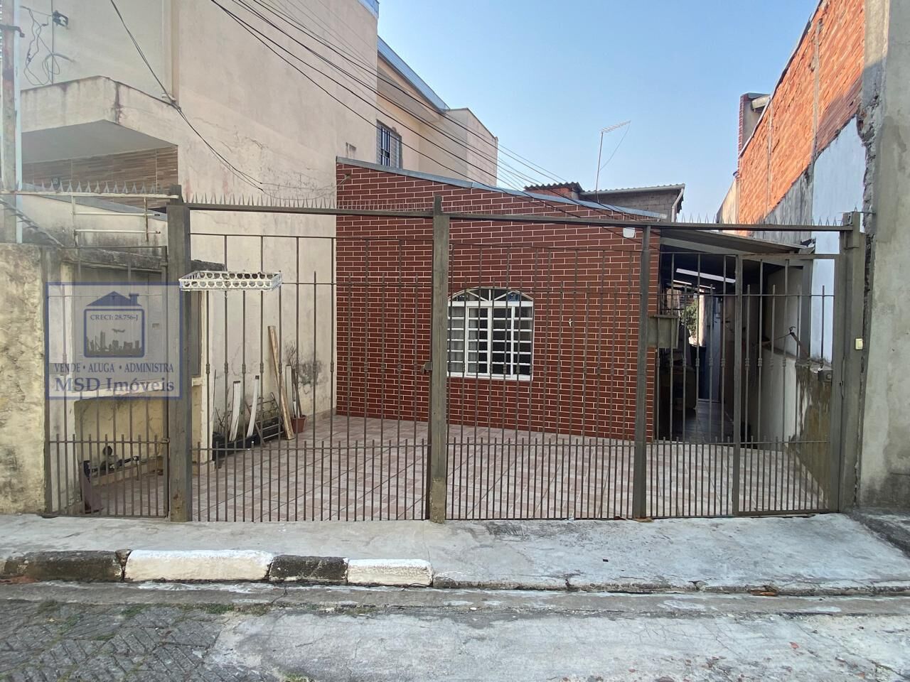 Casa à venda com 5 quartos, 140m² - Foto 1