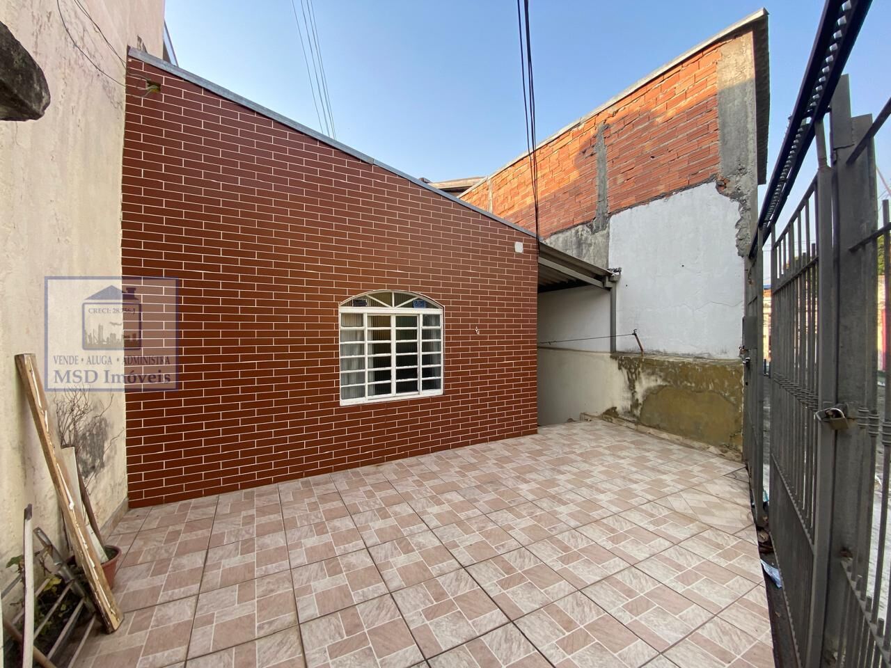 Casa à venda com 5 quartos, 140m² - Foto 2