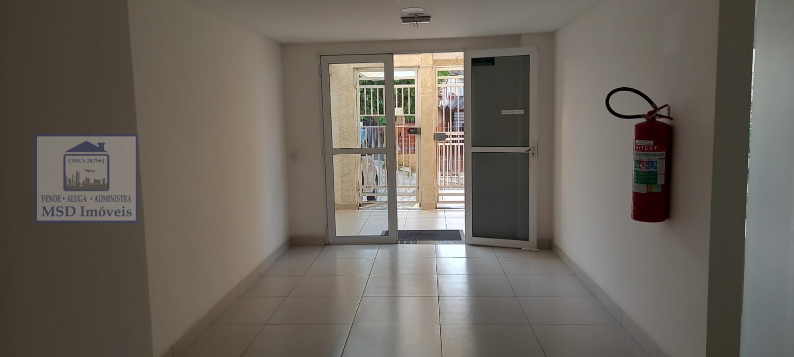 Apartamento à venda com 2 quartos, 60m² - Foto 2