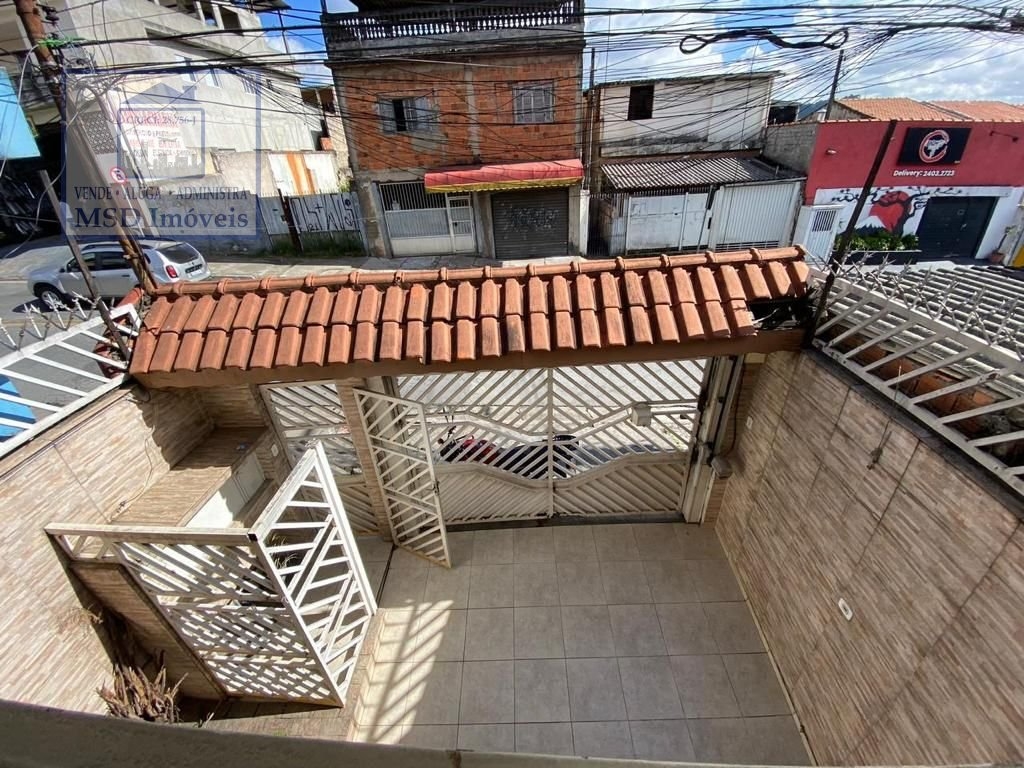 Sobrado à venda com 4 quartos, 200m² - Foto 1