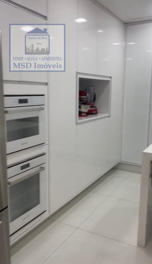 Apartamento à venda com 3 quartos, 202m² - Foto 7