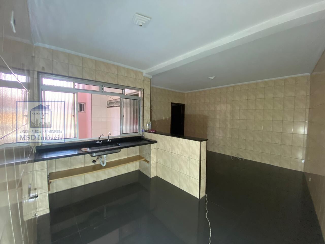 Casa para alugar com 1 quarto, 60m² - Foto 1