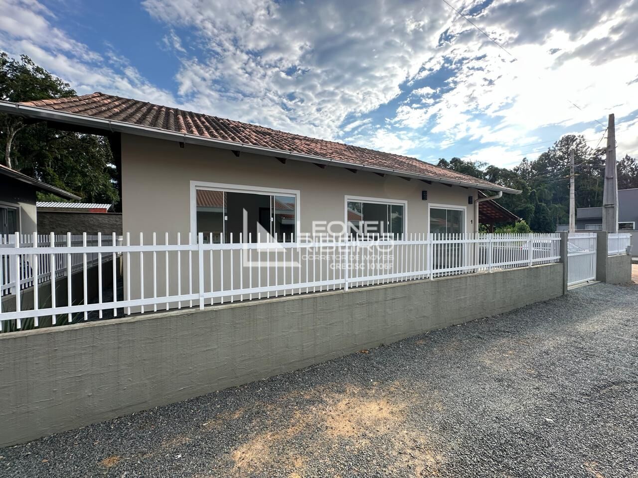 Casa à venda com 3 dormitórios à venda, 86 m no bairro Vila Germer em Timbó-SC - foto 1