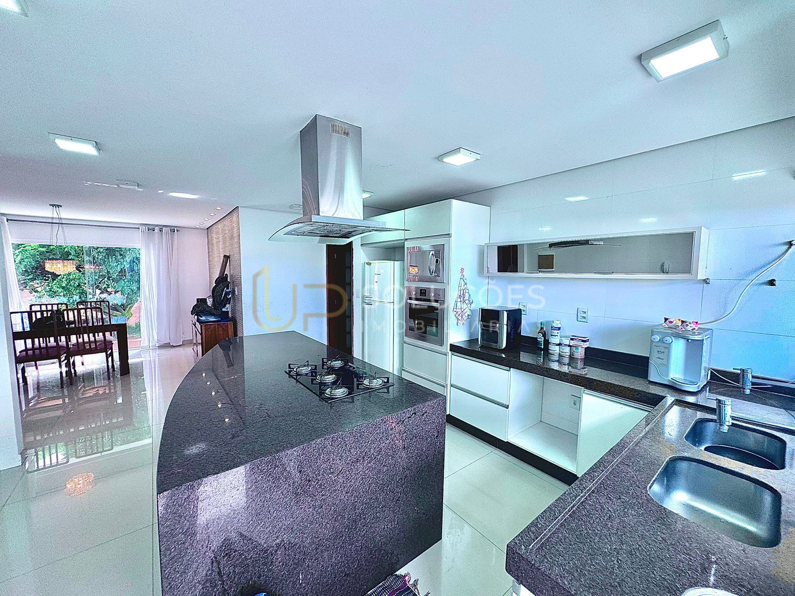 Casa, 3 quartos, 274 m² - Foto 1