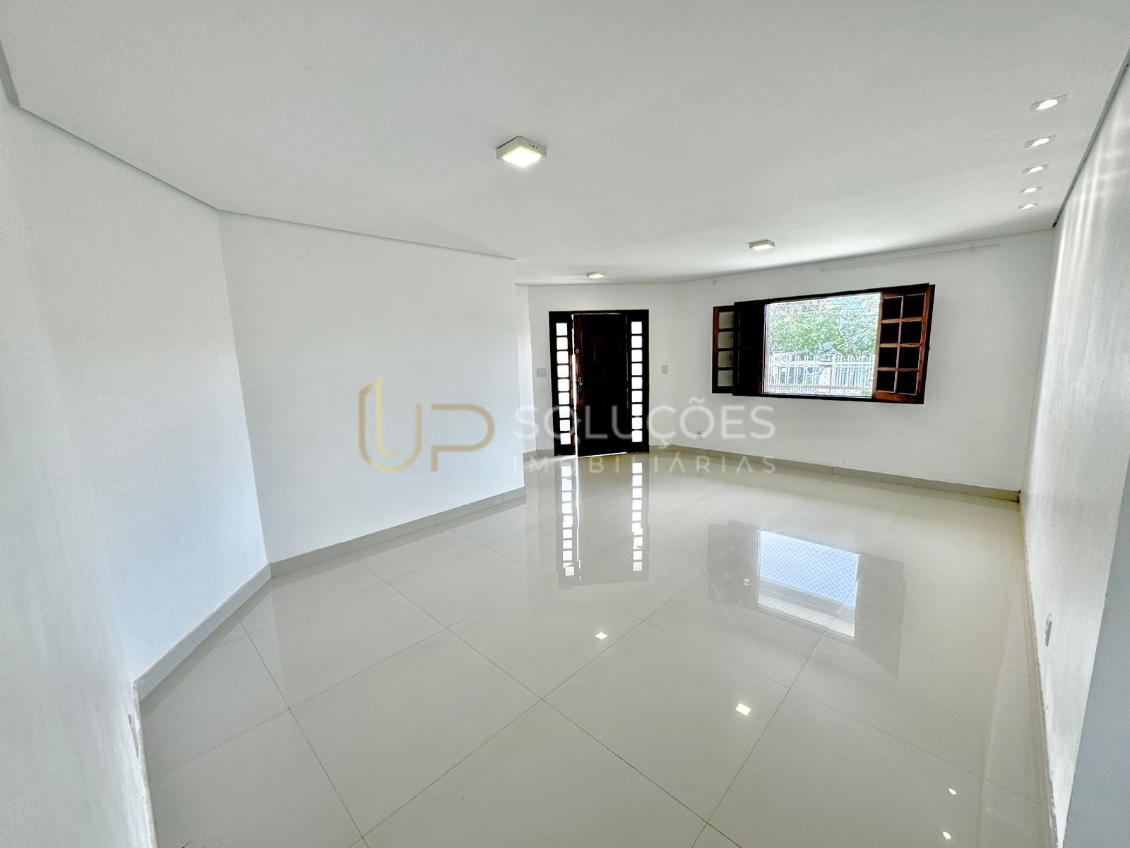 Casa, 3 quartos, 274 m² - Foto 2