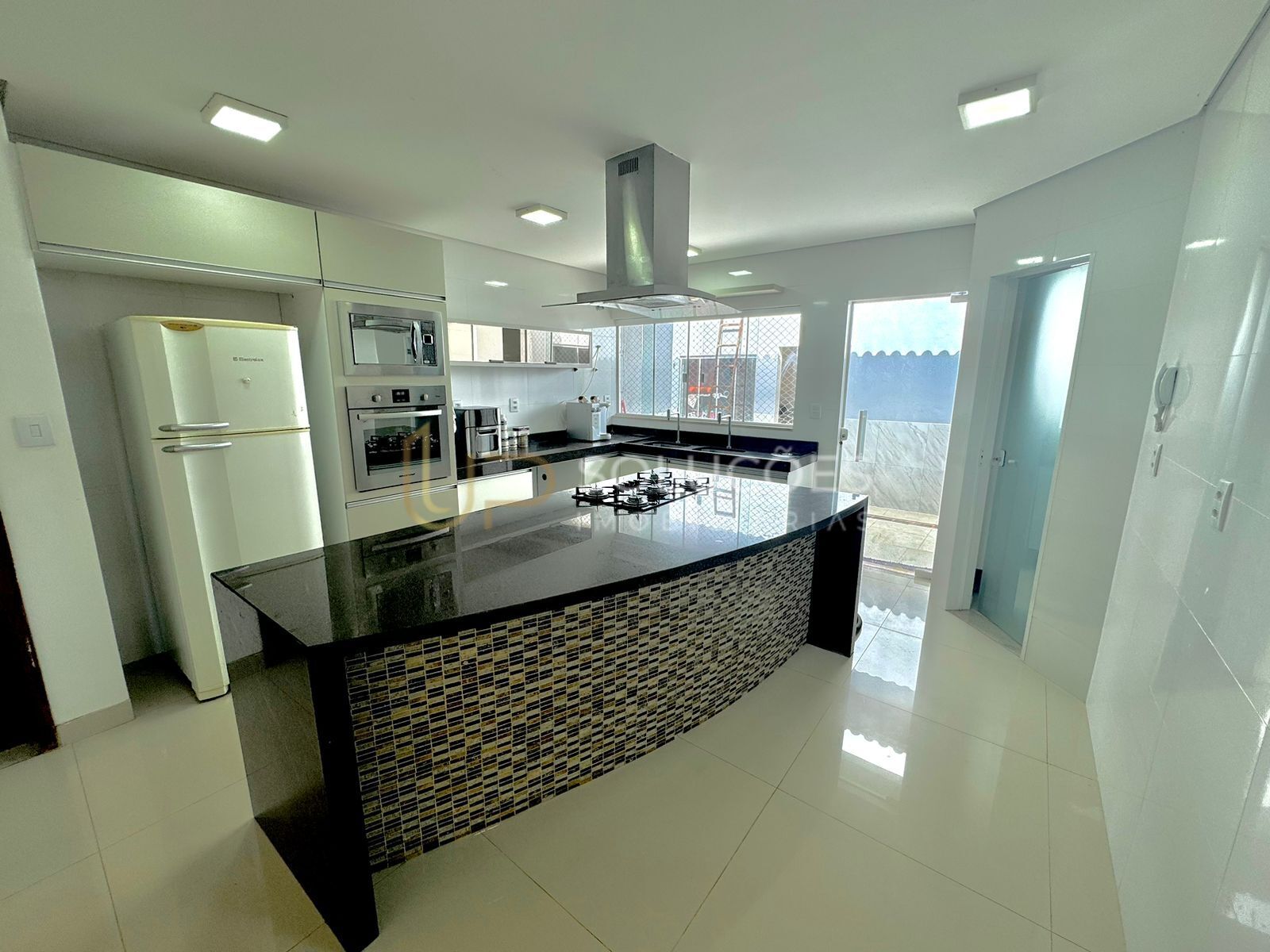 Casa, 3 quartos, 274 m² - Foto 6