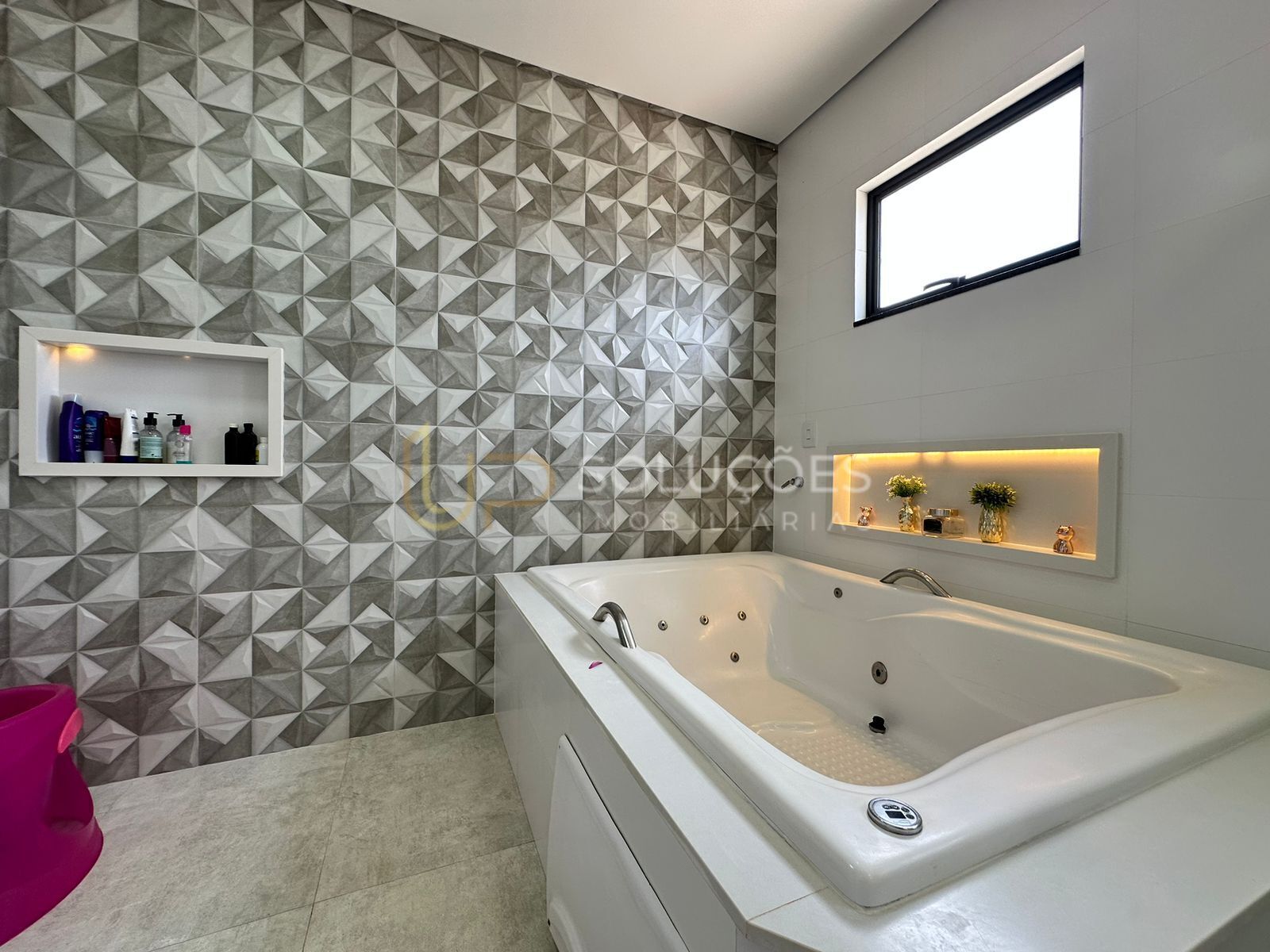 Casa de Condomínio à venda com 4 quartos, 330m² - Foto 27