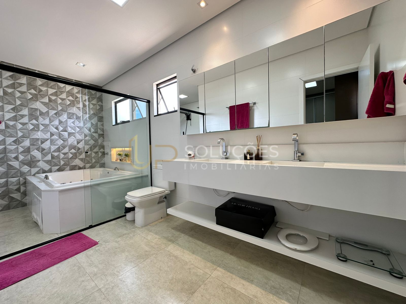 Casa de Condomínio à venda com 4 quartos, 330m² - Foto 26