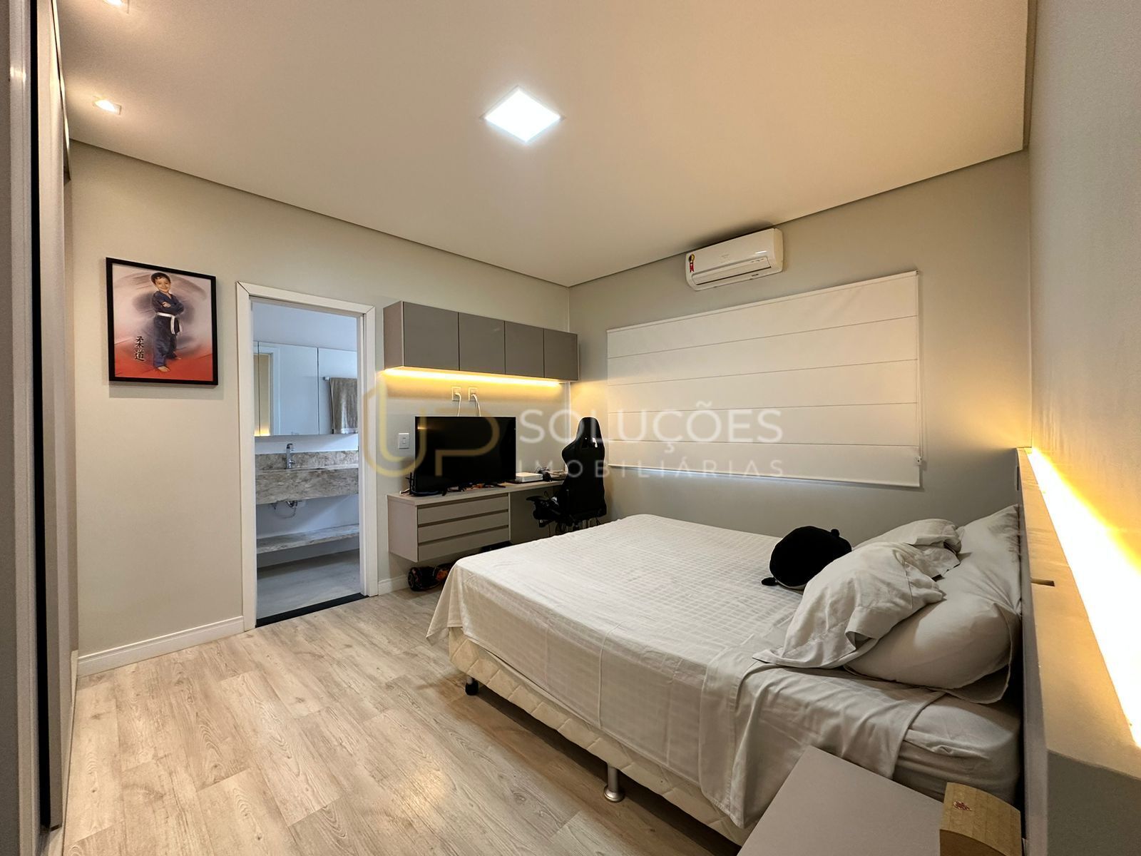 Casa de Condomínio à venda com 4 quartos, 330m² - Foto 31