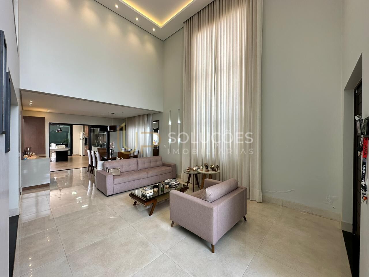 Casa de Condomínio à venda com 4 quartos, 330m² - Foto 8