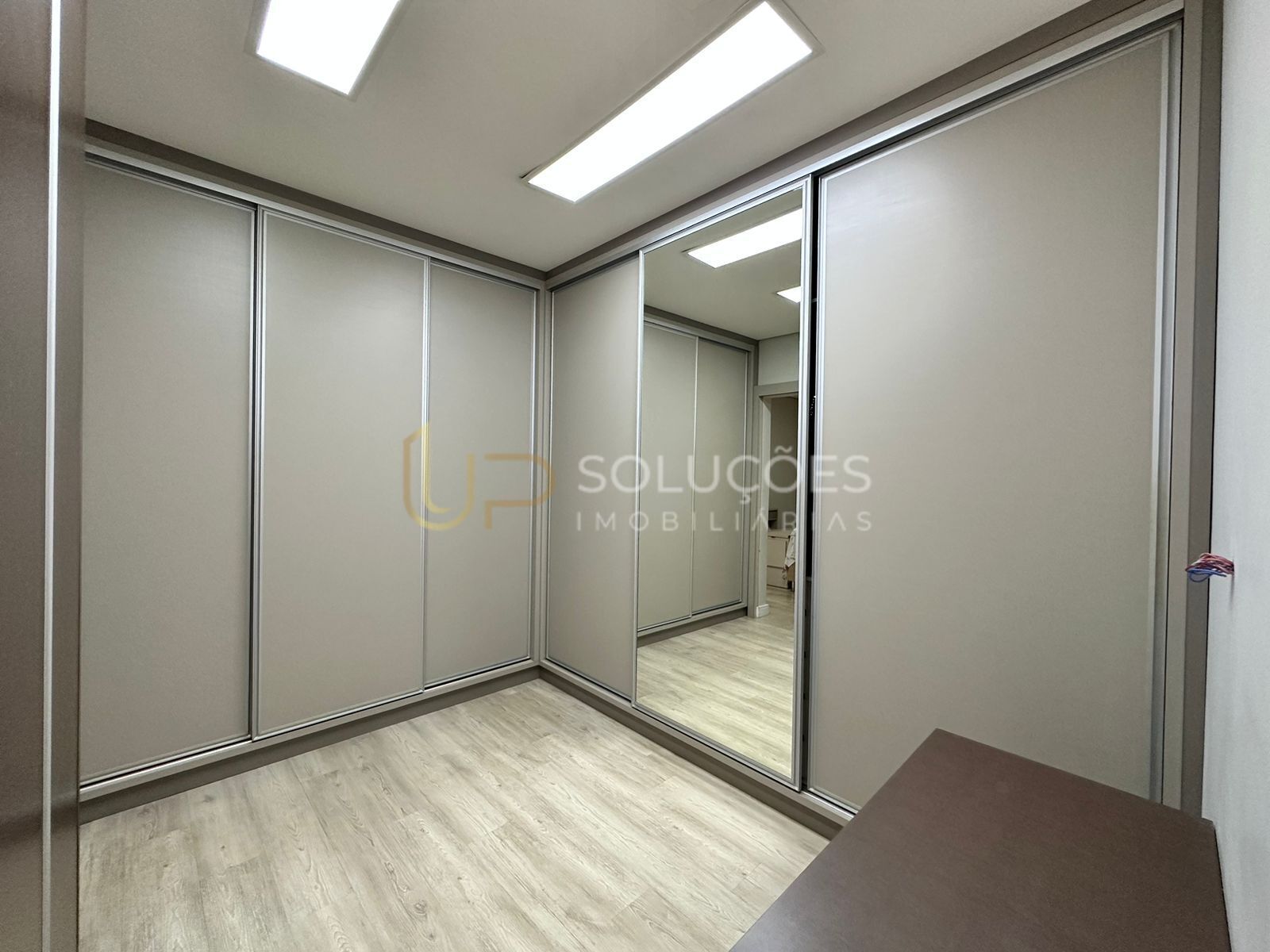 Casa de Condomínio à venda com 4 quartos, 330m² - Foto 25