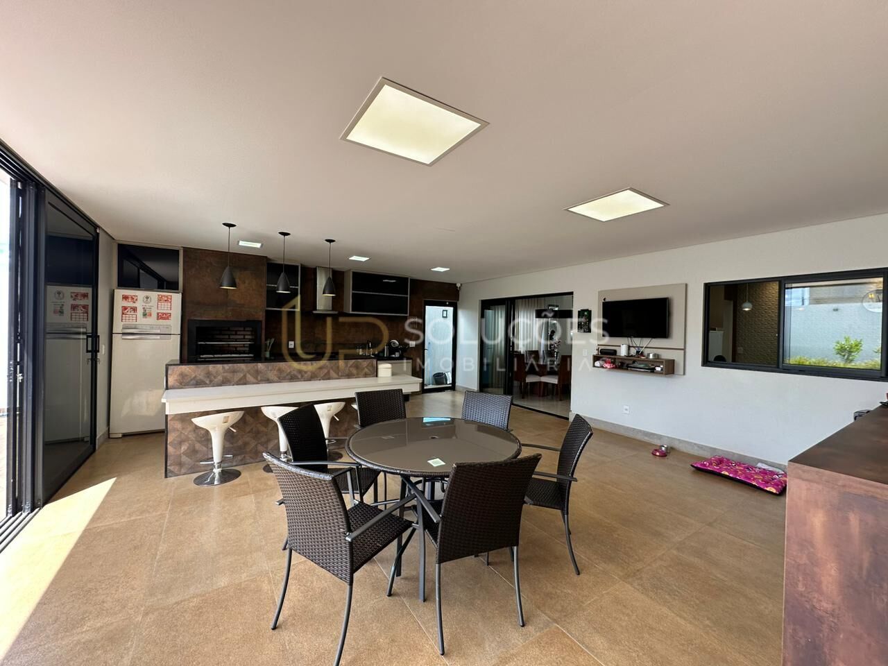 Casa de Condomínio à venda com 4 quartos, 330m² - Foto 35