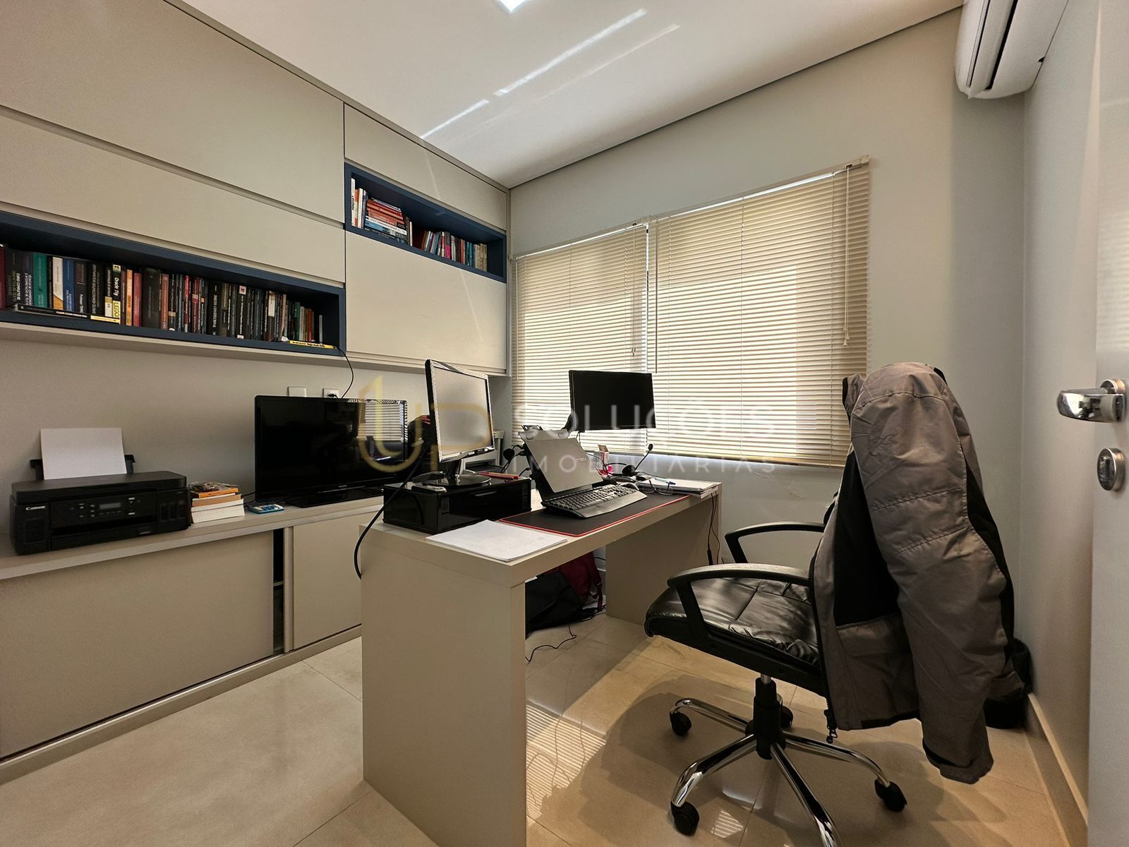 Casa de Condomínio à venda com 4 quartos, 330m² - Foto 14