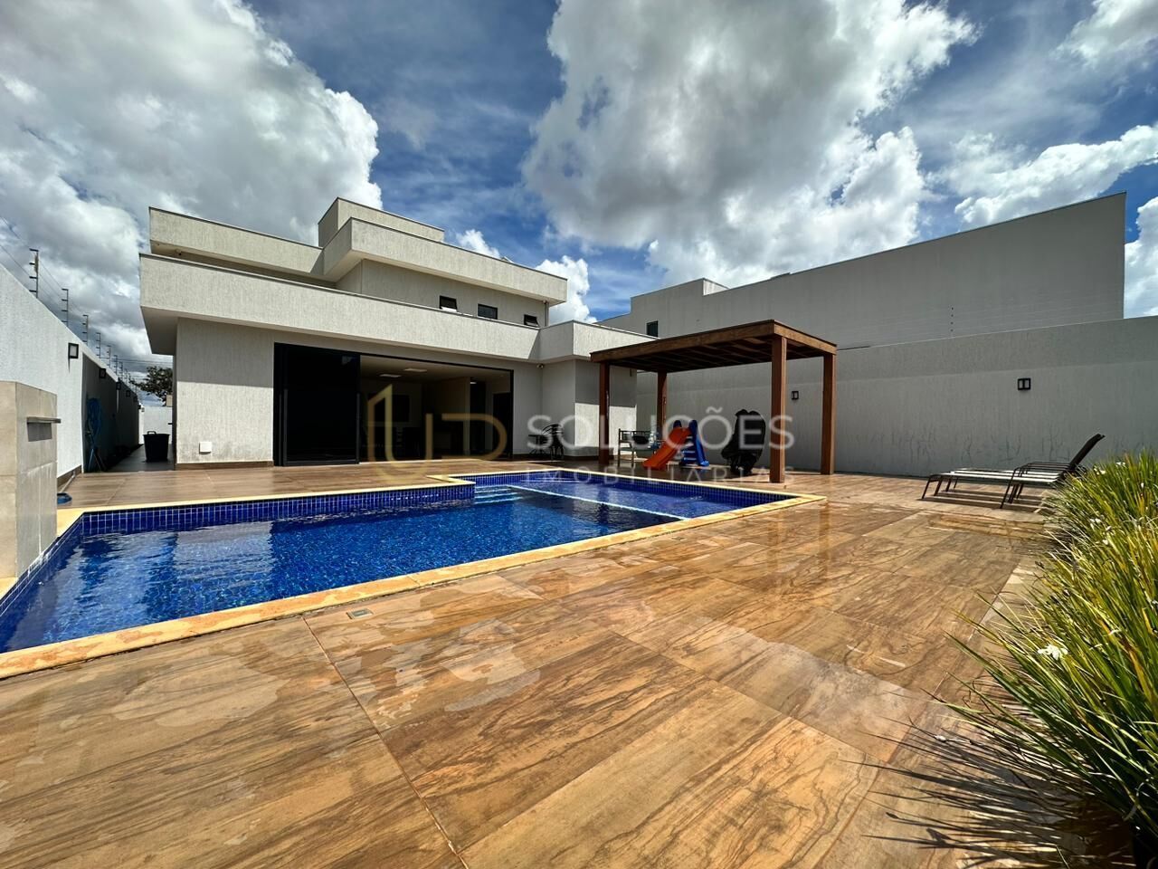 Casa de Condomínio à venda com 4 quartos, 330m² - Foto 44