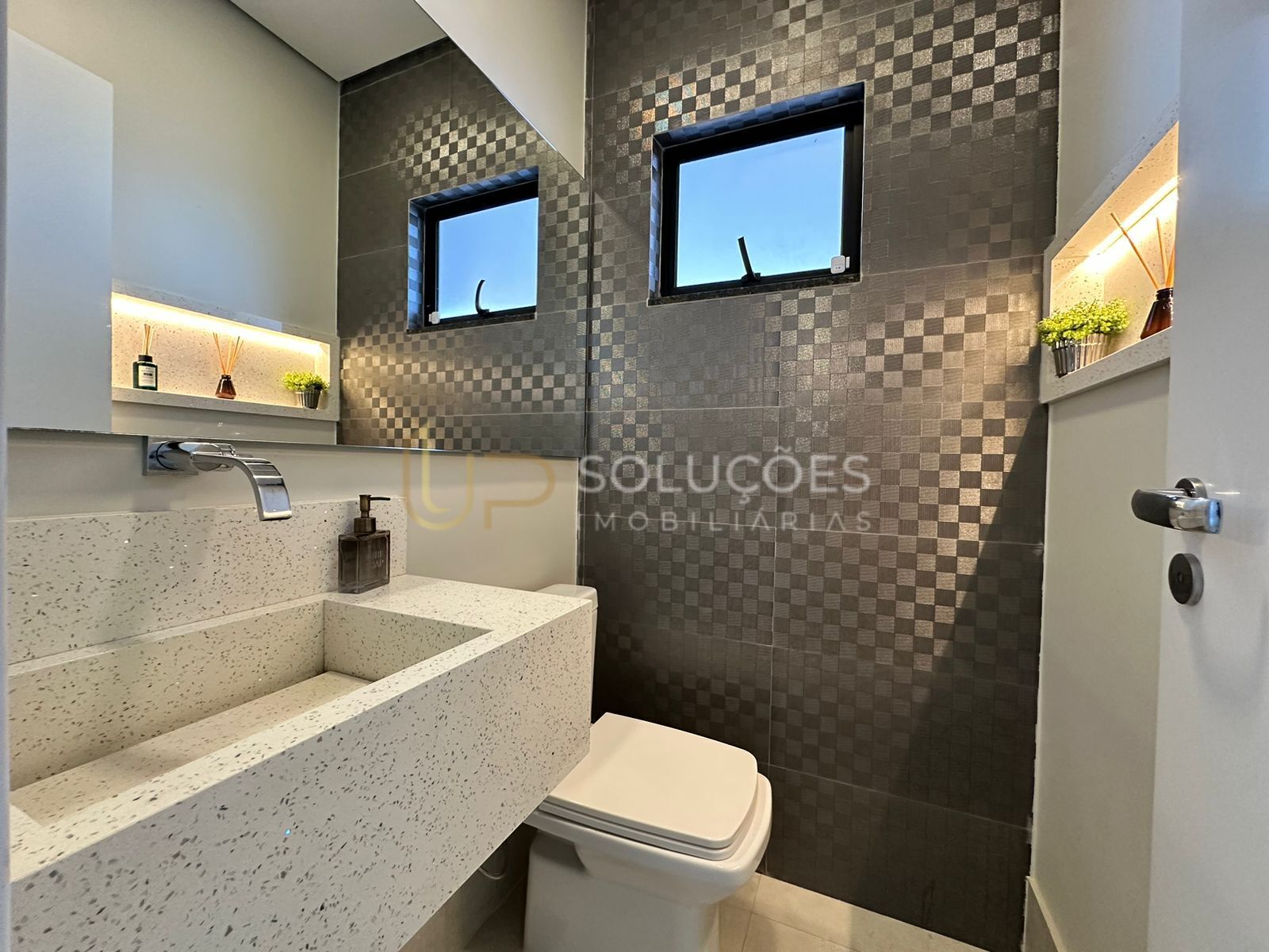 Casa de Condomínio à venda com 4 quartos, 330m² - Foto 13