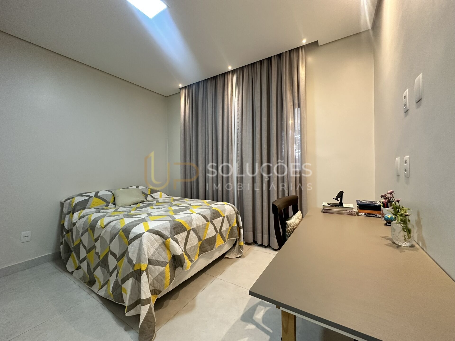 Casa de Condomínio à venda com 4 quartos, 290m² - Foto 24