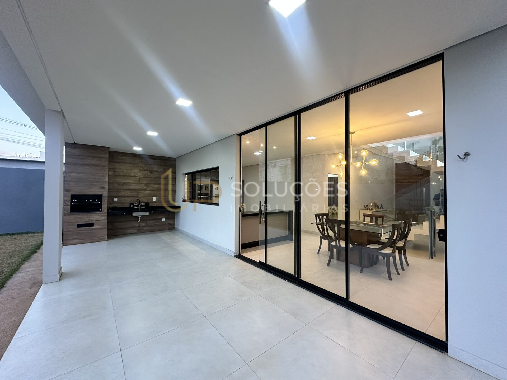 Casa de Condomínio à venda com 4 quartos, 290m² - Foto 17