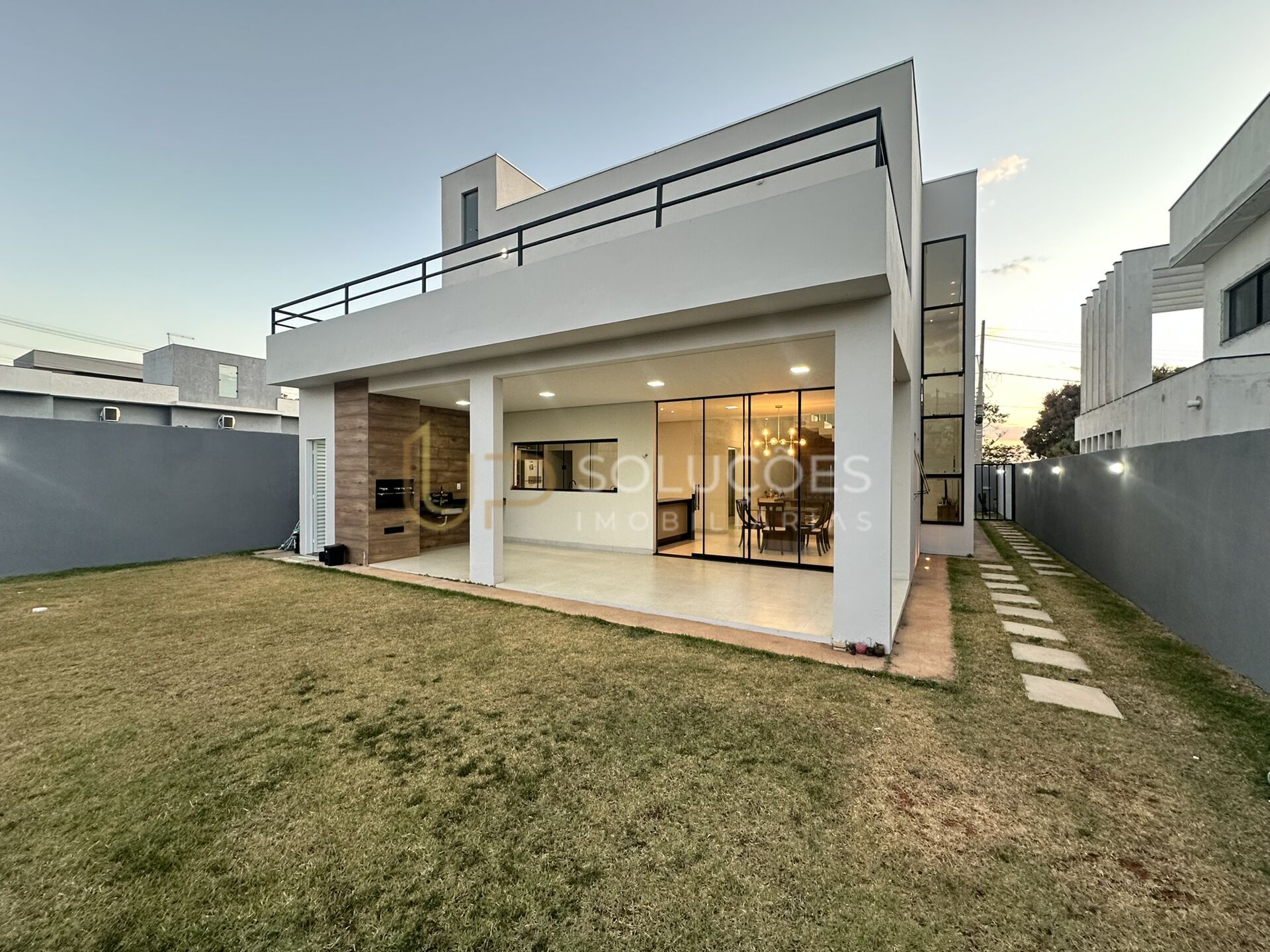 Casa de Condomínio à venda com 4 quartos, 290m² - Foto 37