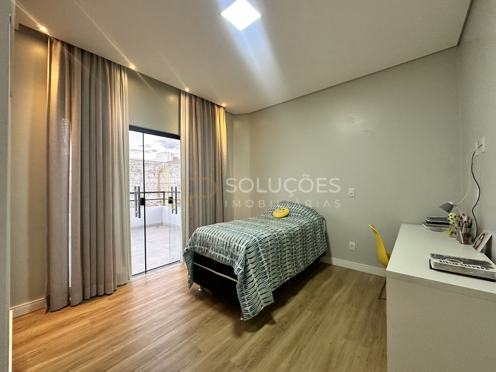 Casa de Condomínio à venda com 4 quartos, 290m² - Foto 28