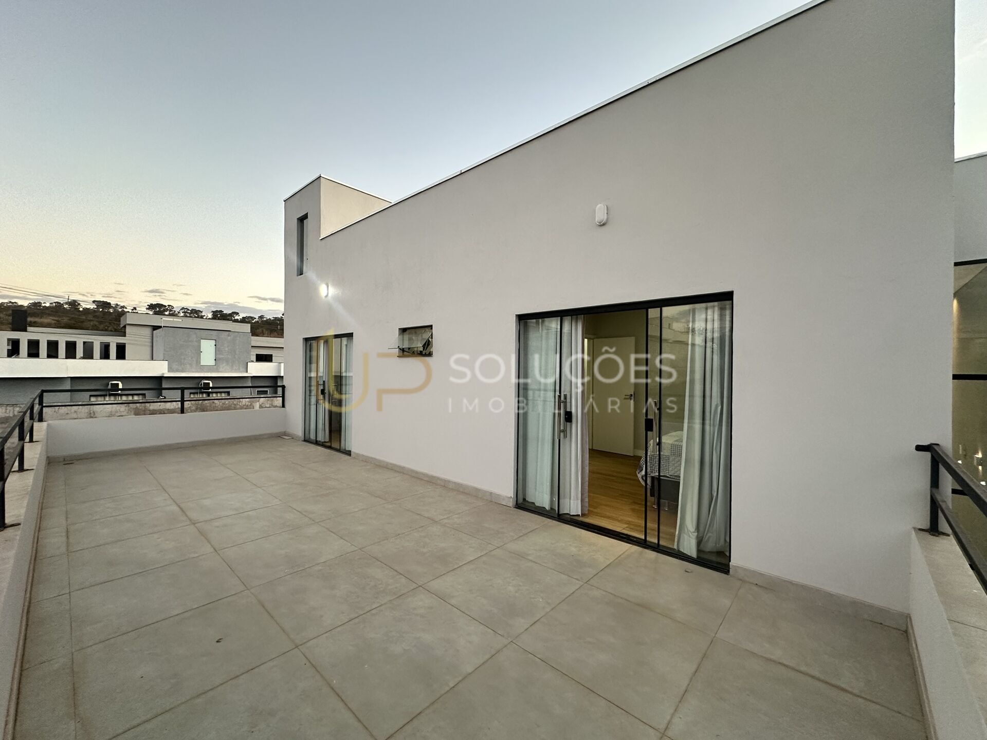 Casa de Condomínio à venda com 4 quartos, 290m² - Foto 32