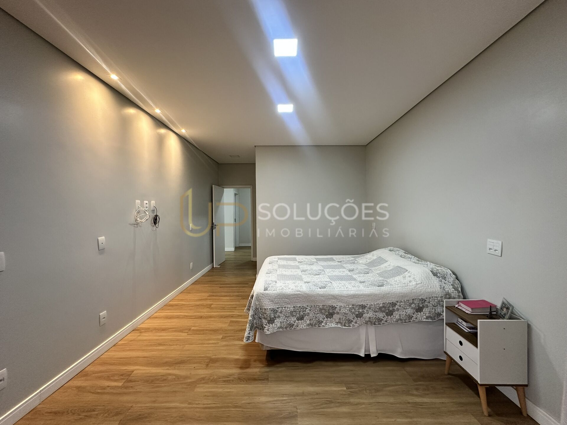 Casa de Condomínio à venda com 4 quartos, 290m² - Foto 22