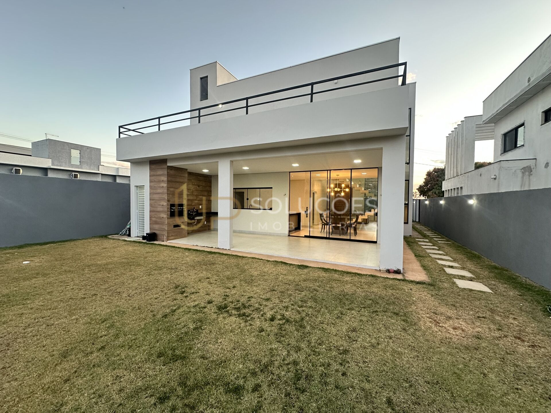 Casa de Condomínio à venda com 4 quartos, 290m² - Foto 38