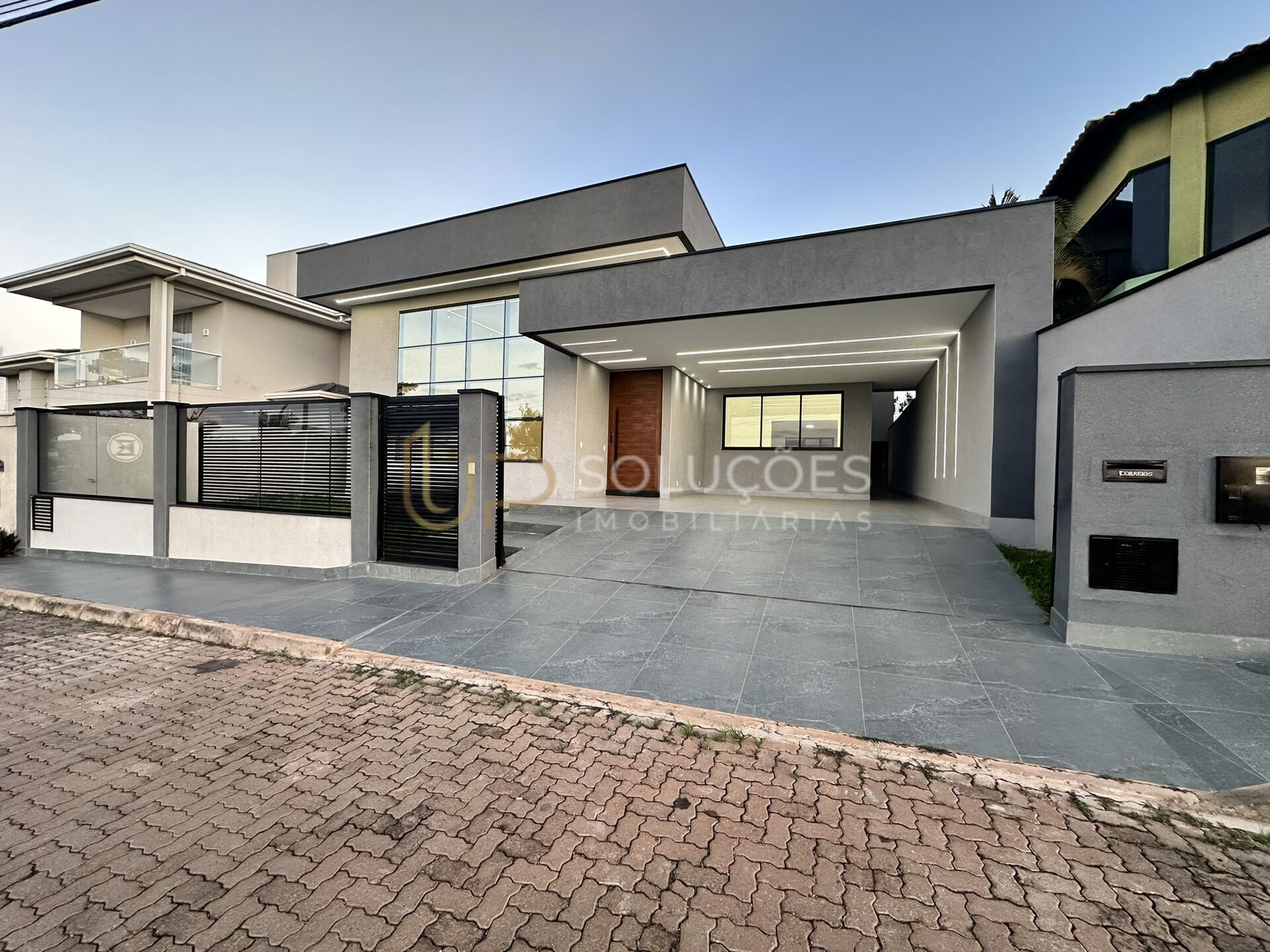 Casa de Condomínio, 4 quartos - Foto 1