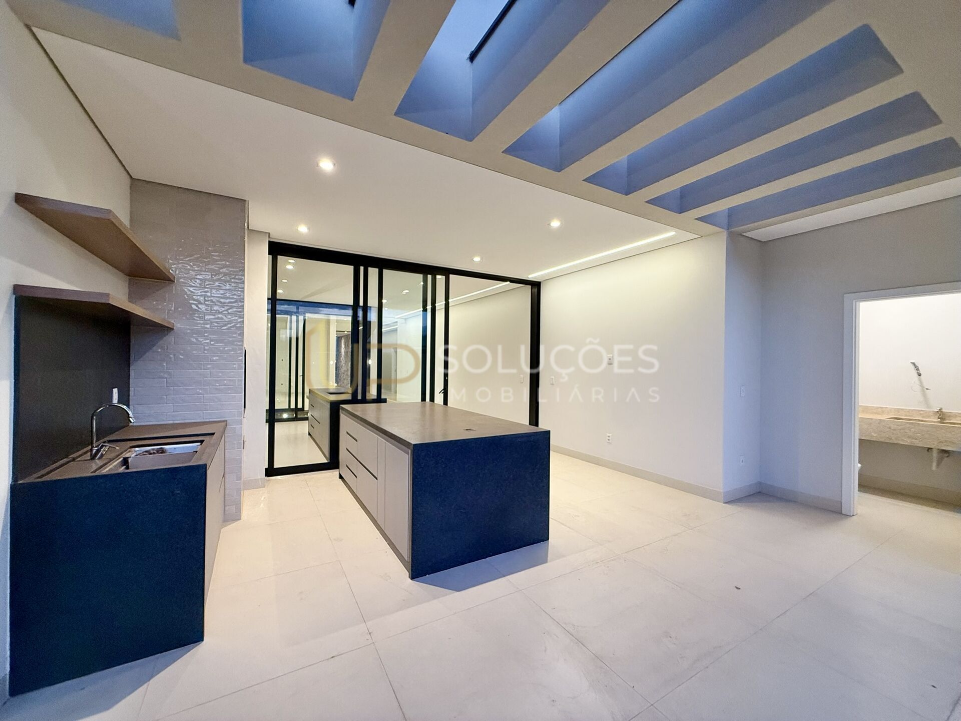 Casa de Condomínio à venda com 4 quartos, 247m² - Foto 28