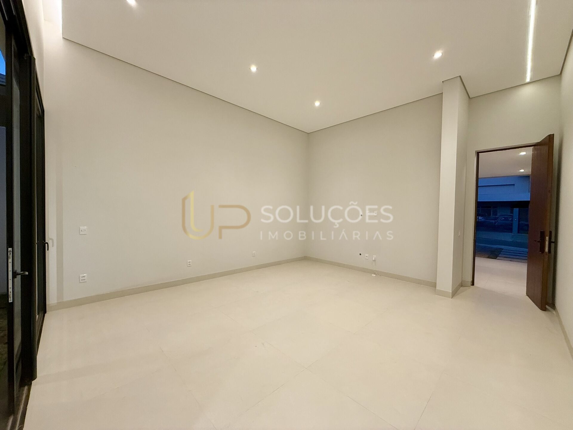 Casa de Condomínio à venda com 4 quartos, 247m² - Foto 13