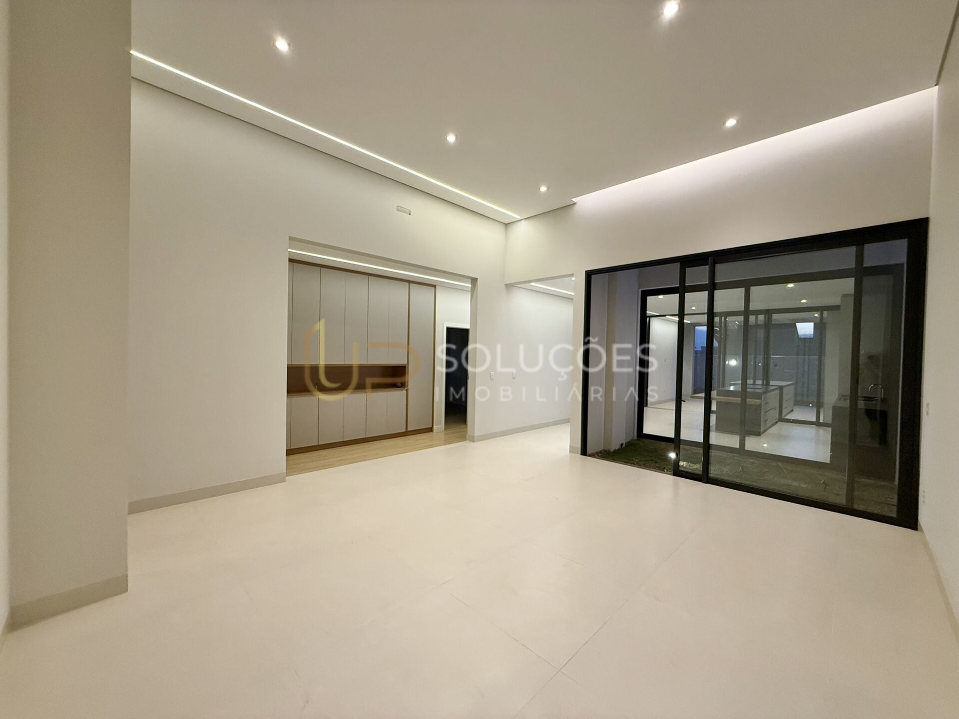 Casa de Condomínio à venda com 4 quartos, 247m² - Foto 8