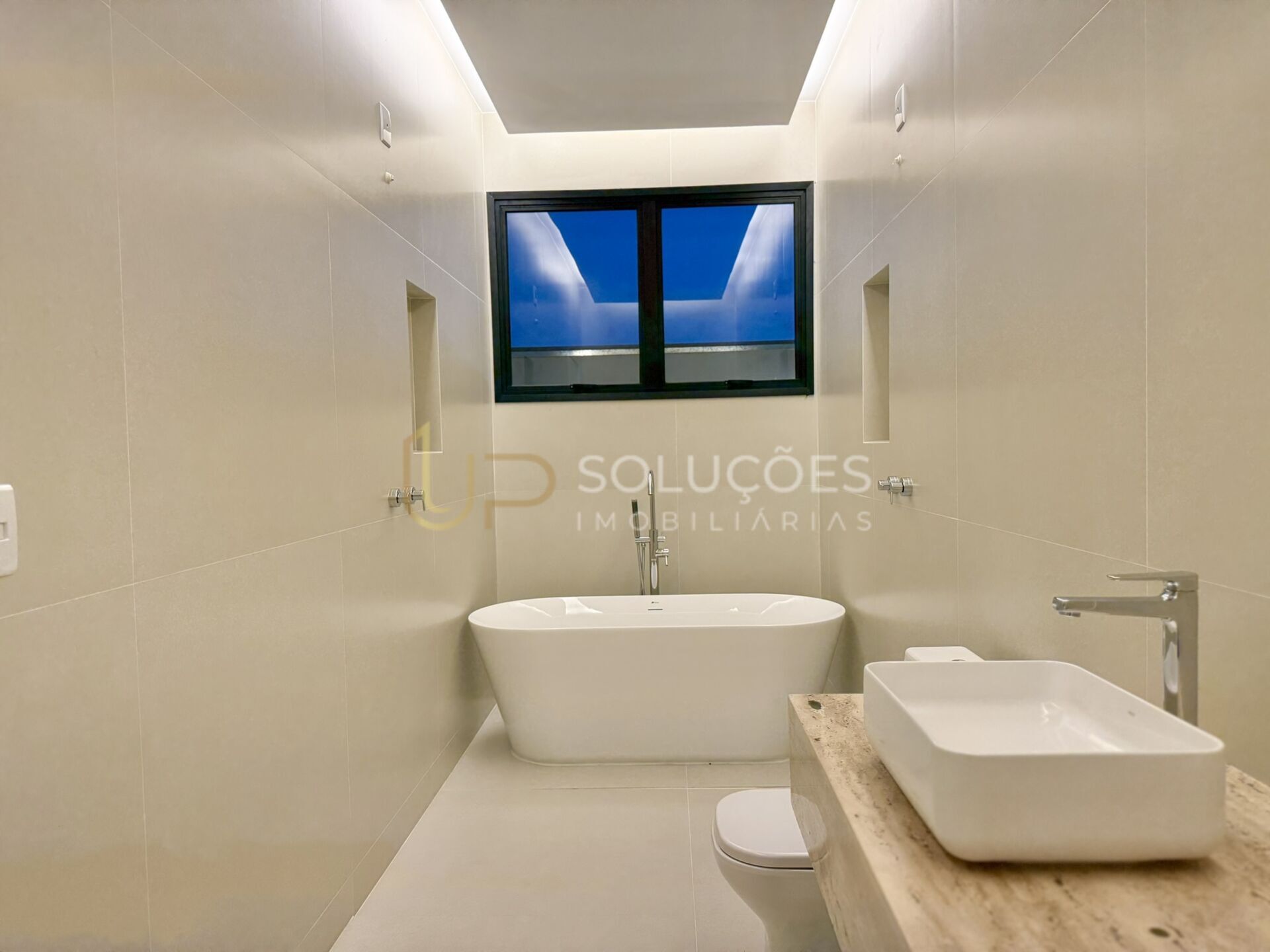 Casa de Condomínio à venda com 4 quartos, 247m² - Foto 24