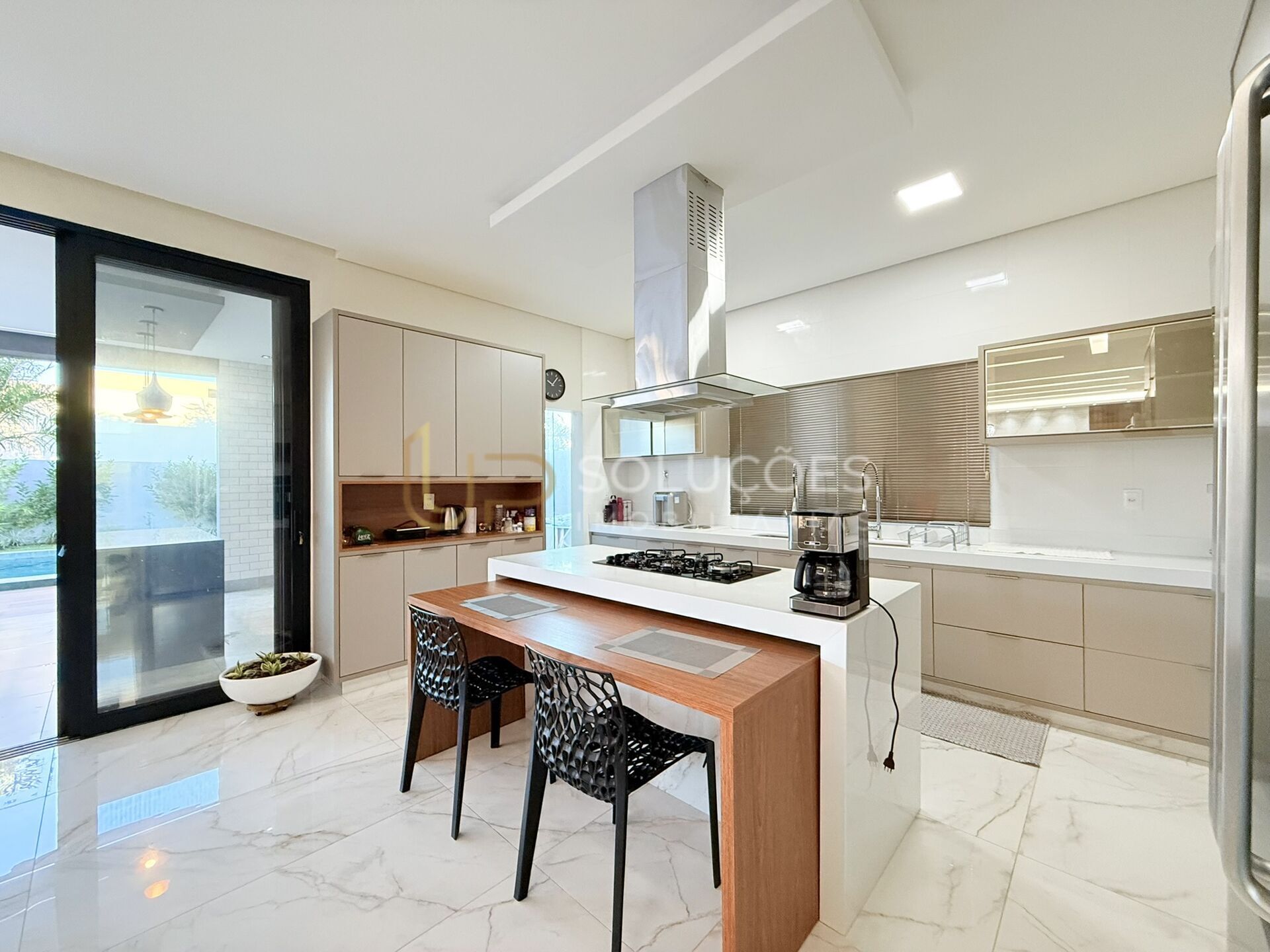 Sobrado à venda com 4 quartos, 337m² - Foto 6
