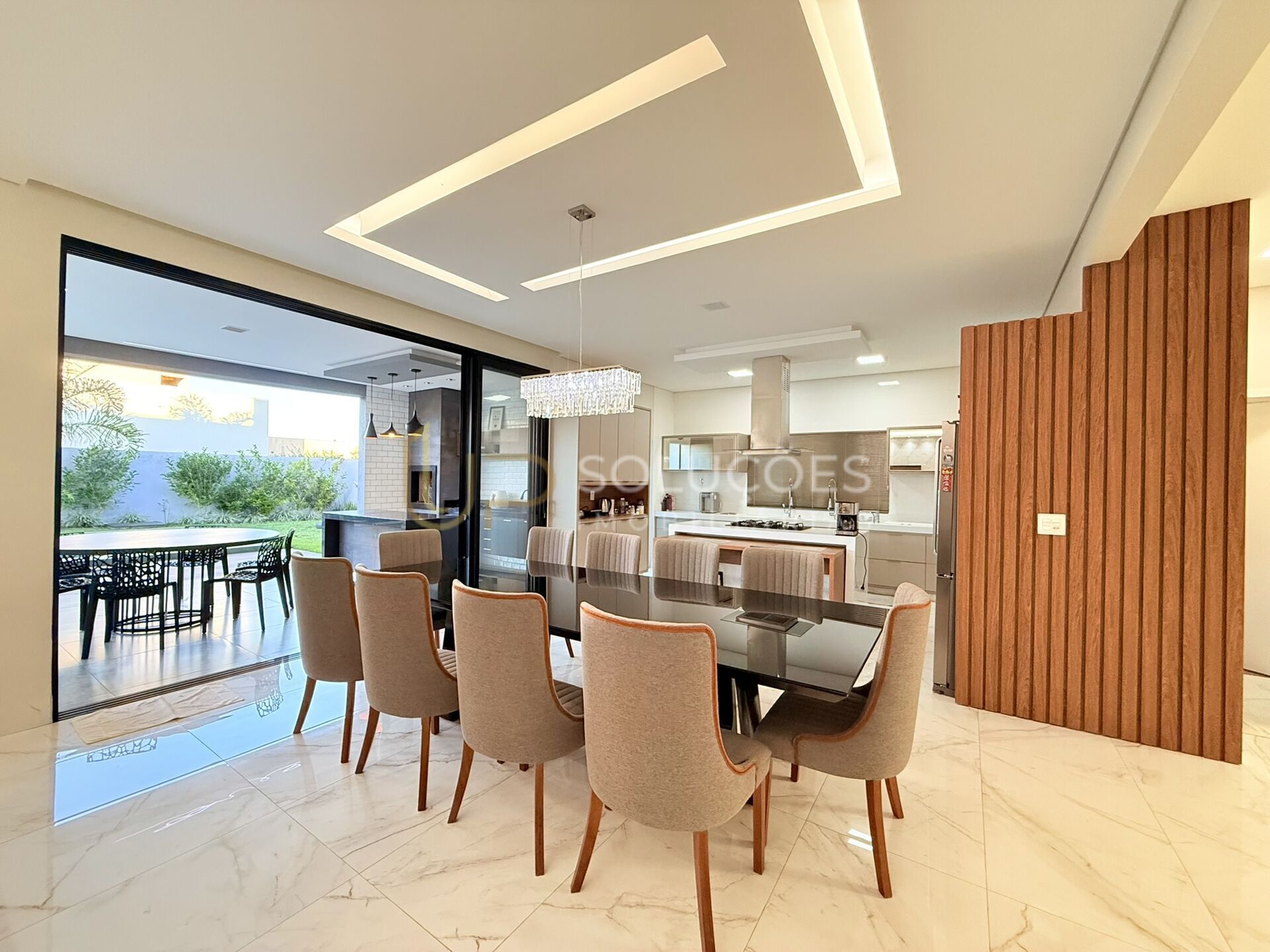 Sobrado à venda com 4 quartos, 337m² - Foto 4