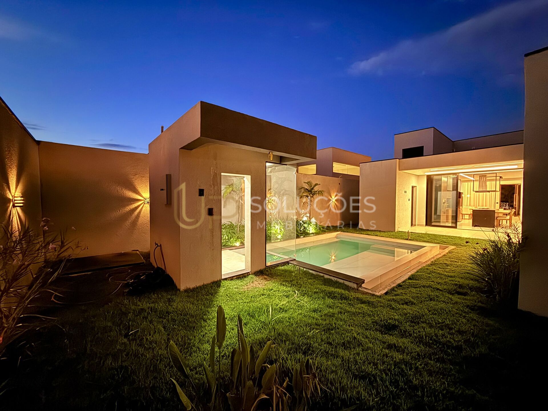 Casa de Condomínio à venda com 4 quartos, 250m² - Foto 46