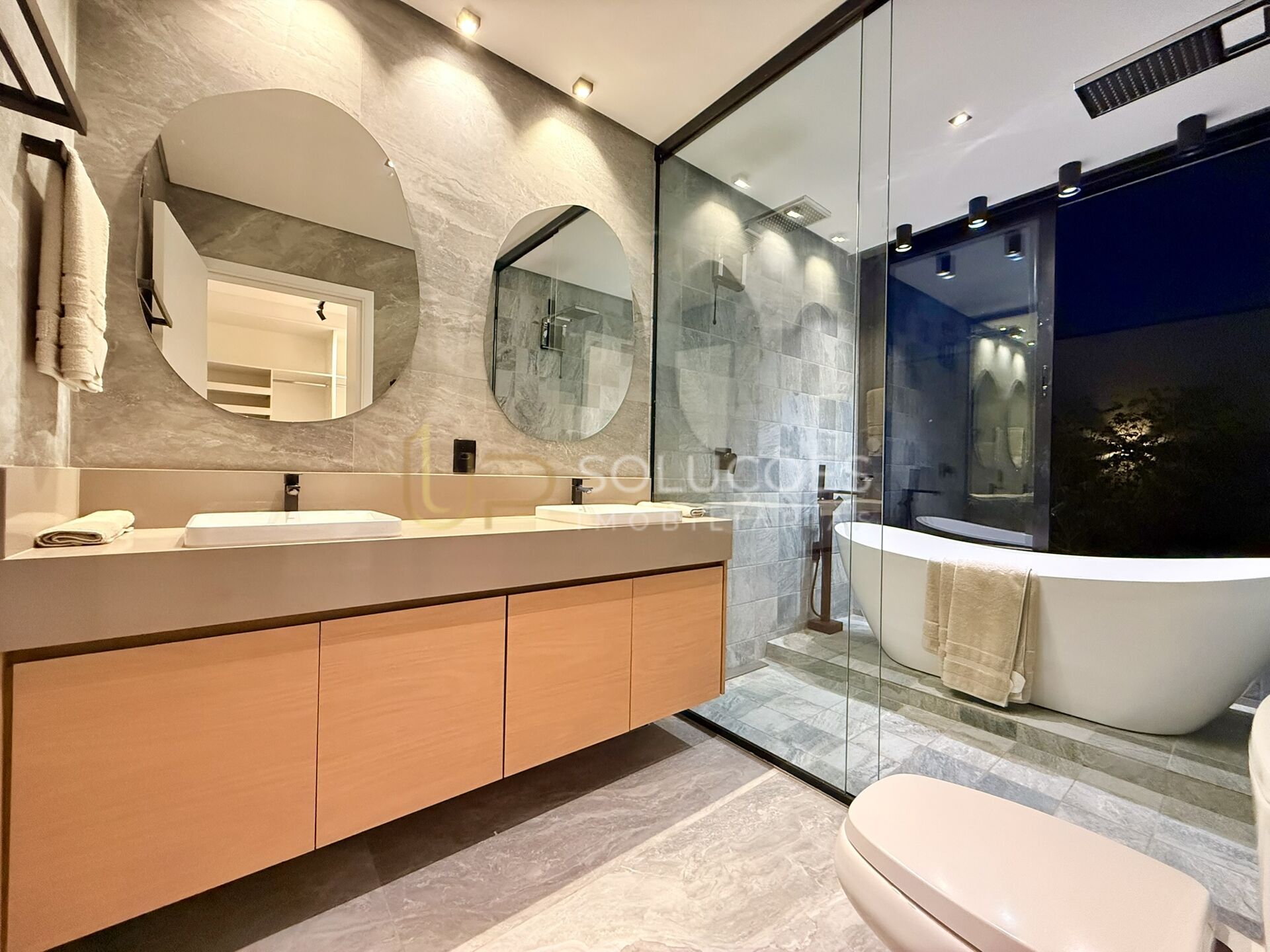 Casa de Condomínio à venda com 4 quartos, 250m² - Foto 28
