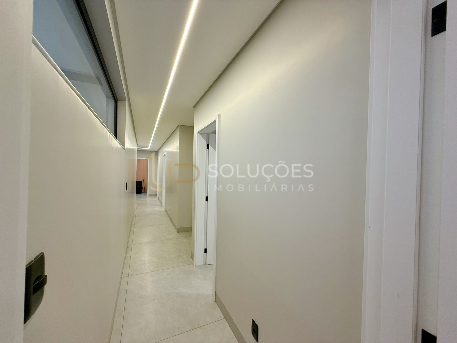 Casa de Condomínio à venda com 4 quartos, 250m² - Foto 19