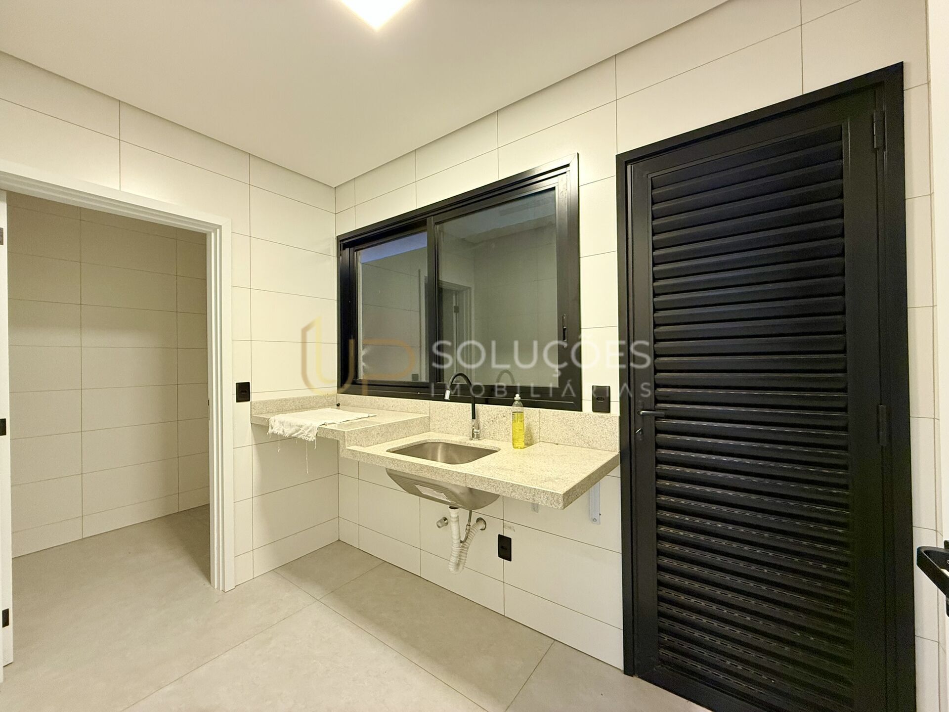 Casa de Condomínio à venda com 4 quartos, 250m² - Foto 39