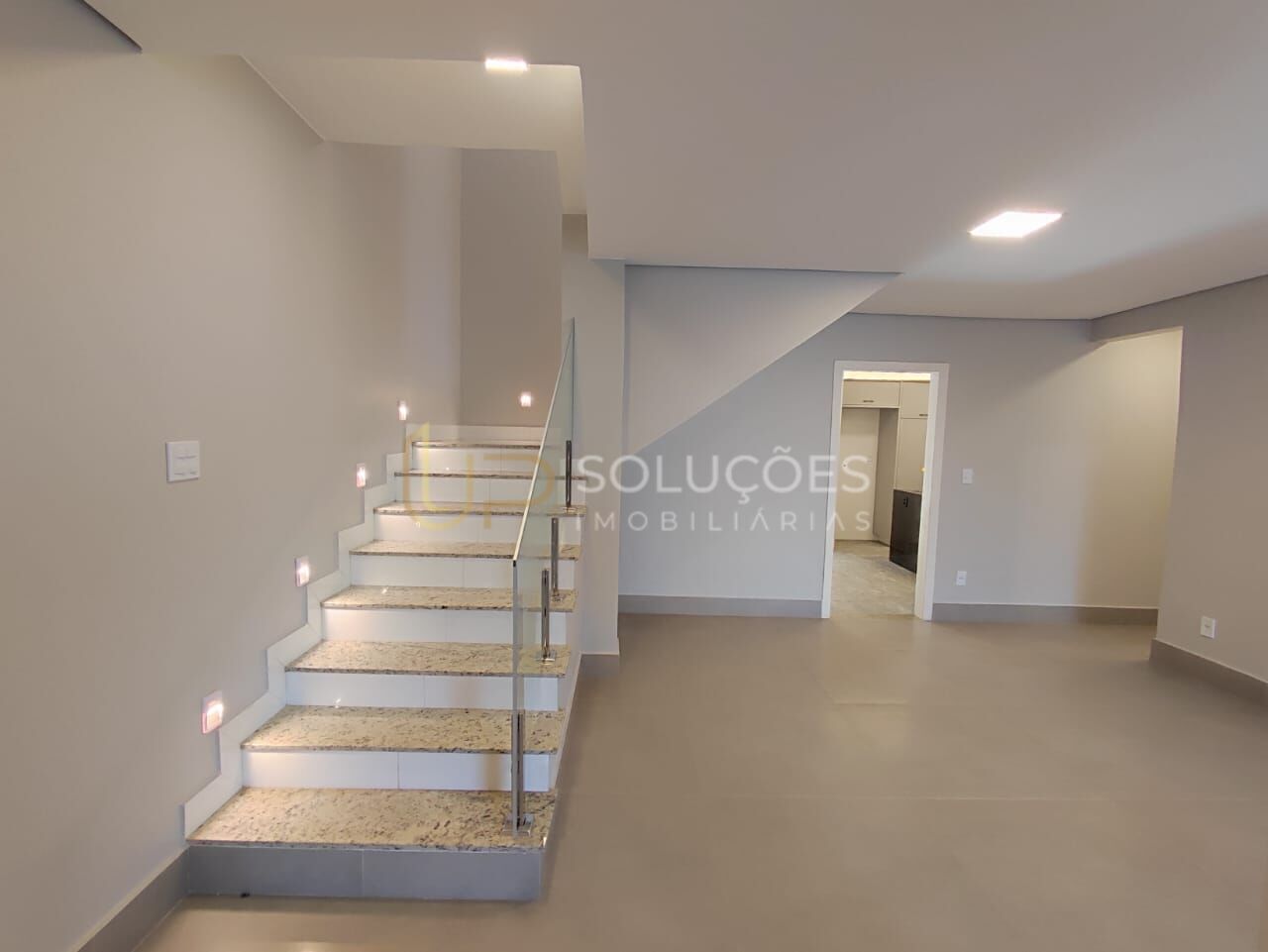 Sobrado, 4 quartos, 368 m² - Foto 1