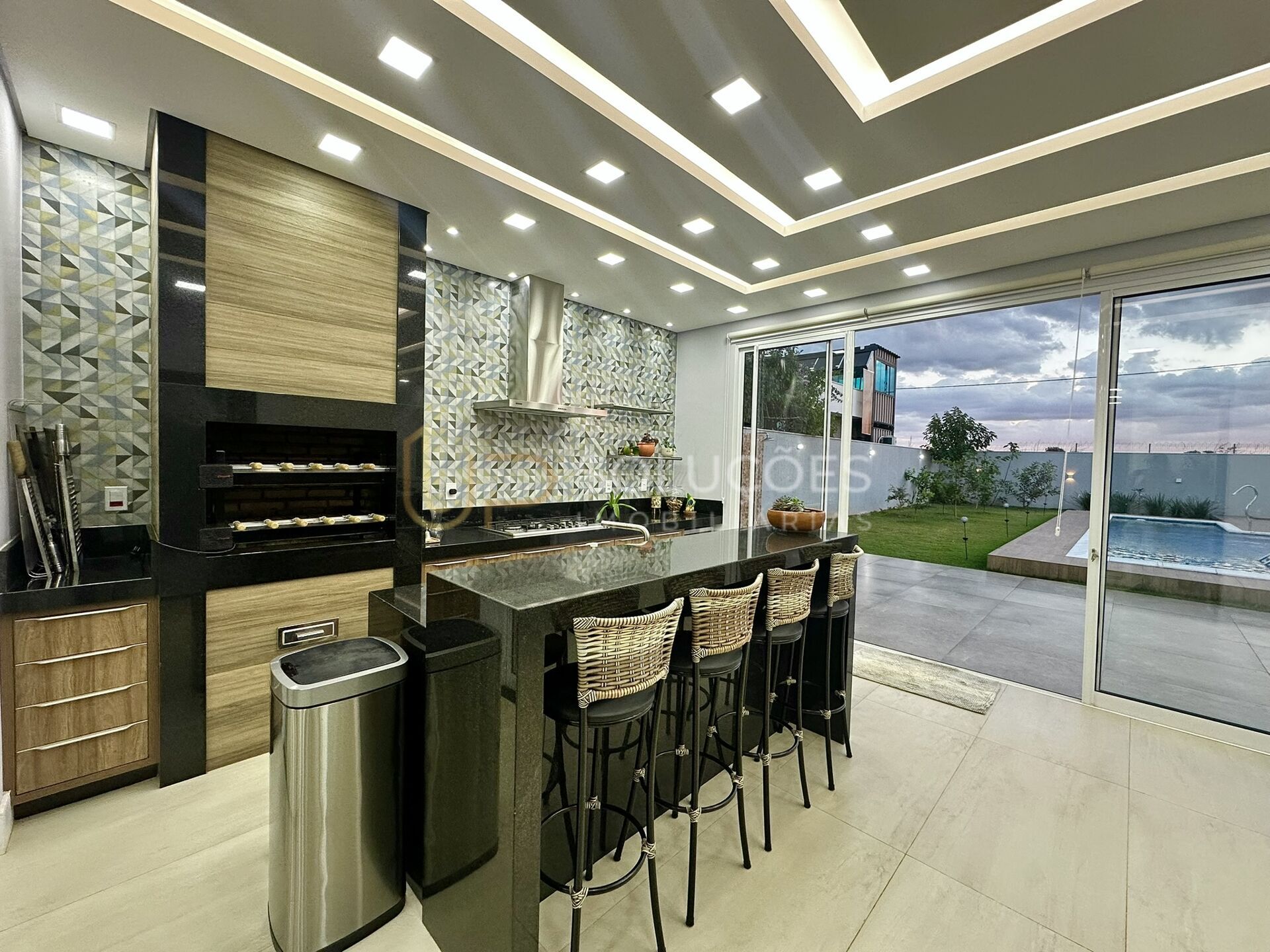 Casa, 4 quartos, 336 m² - Foto 2